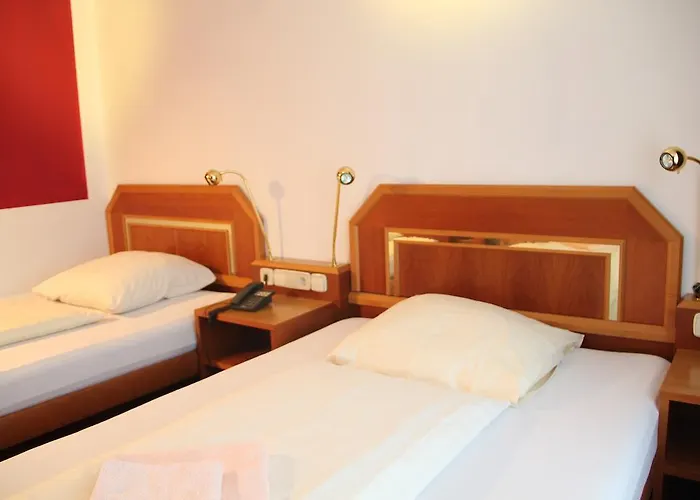 Wali\'S Hotel